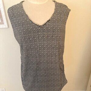 White House Black Market Women's sleeveless black & white print tank top Size 1X
